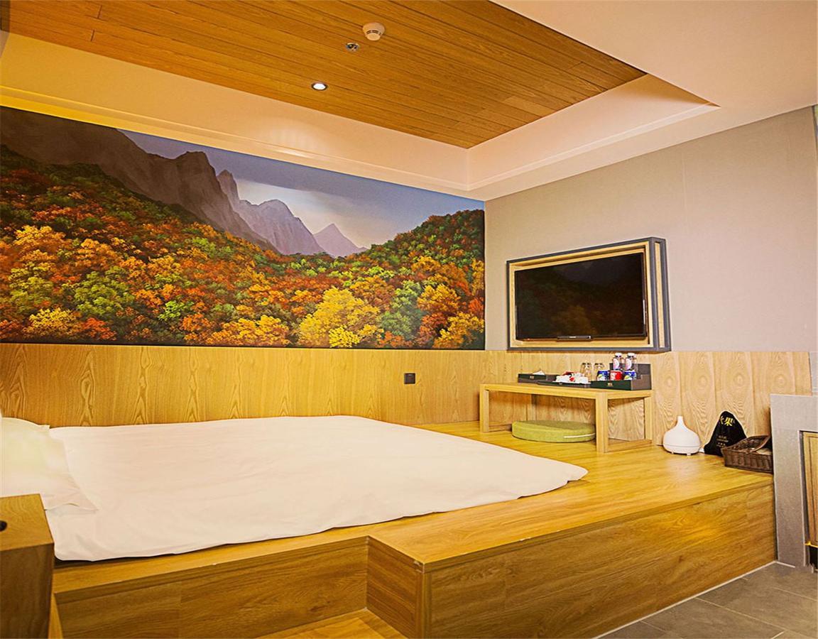 Qiu Guo Hotel Hua Mao Chaoyang  Dış mekan fotoğraf